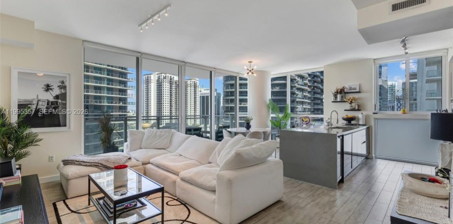 Condominio en Miami, Florida, 2 dormitorios  № 2058855