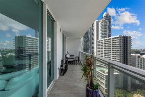 Condominio en alquiler en Miami, Florida, 2 dormitorios, 105.35 m2 № 2058855 - foto 30