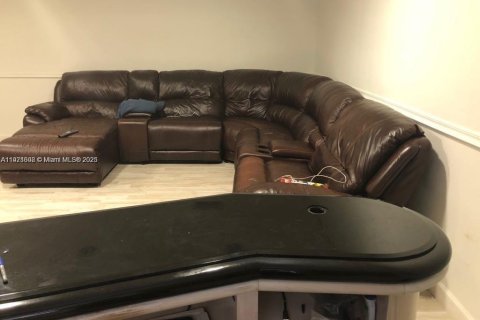 Casa en alquiler en Doral, Florida, 3 dormitorios, 210.98 m2 № 1975385 - foto 24