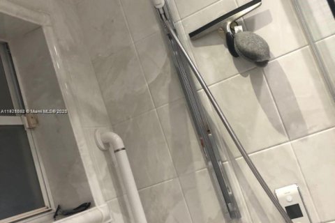 Casa en alquiler en Doral, Florida, 3 dormitorios, 210.98 m2 № 1975385 - foto 15