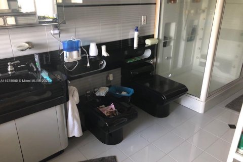 Casa en alquiler en Doral, Florida, 3 dormitorios, 210.98 m2 № 1975385 - foto 21