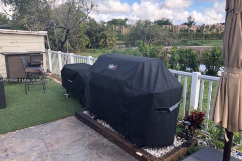 Casa en alquiler en Doral, Florida, 3 dormitorios, 210.98 m2 № 1975385 - foto 28