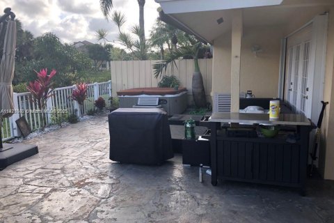Casa en alquiler en Doral, Florida, 3 dormitorios, 210.98 m2 № 1975385 - foto 30