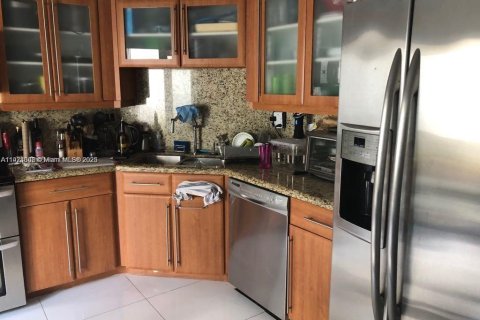 Casa en alquiler en Doral, Florida, 3 dormitorios, 210.98 m2 № 1975385 - foto 10