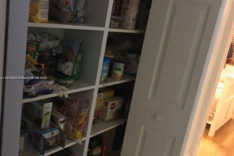 Casa en alquiler en Doral, Florida, 3 dormitorios, 210.98 m2 № 1975385 - foto 11