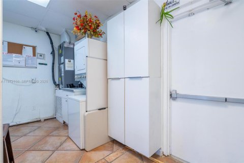 Commercial property in Pembroke Pines, Florida № 2032859 - photo 26