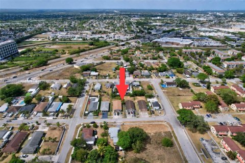 Commercial property in Miami, Florida 156.08 sq.m. № 1867226 - photo 20