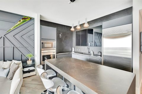 Купить кондоминиум в Майами, Флорида 2 спальни, 104.79м2, № 1809268 - фото 8