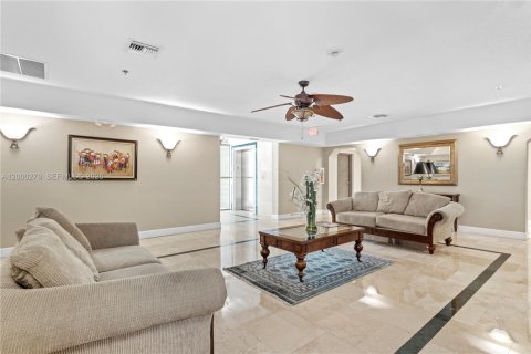 Copropriété à vendre à Miami, Floride: 2 chambres, 95.69 m2 № 2065287 - photo 28