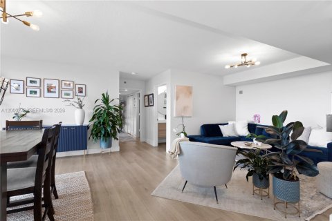 Copropriété à vendre à Miami, Floride: 2 chambres, 95.69 m2 № 2065287 - photo 4