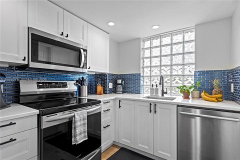 Copropriété à vendre à Miami, Floride: 2 chambres, 95.69 m2 № 2065287 - photo 12