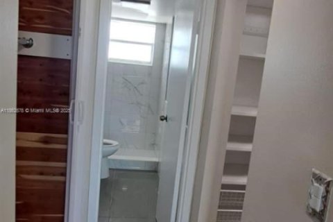 Condo in Miami, Florida, 3 bedrooms № 1897234 - photo 14