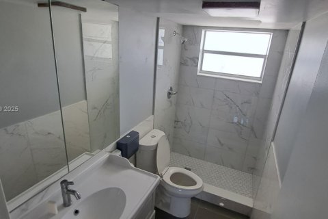 Condo in Miami, Florida, 3 bedrooms № 1897234 - photo 12
