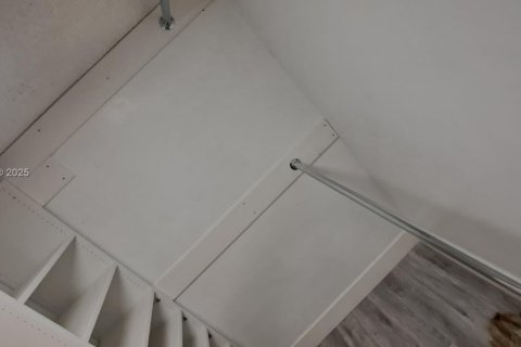 Condo in Miami, Florida, 3 bedrooms № 1897234 - photo 13