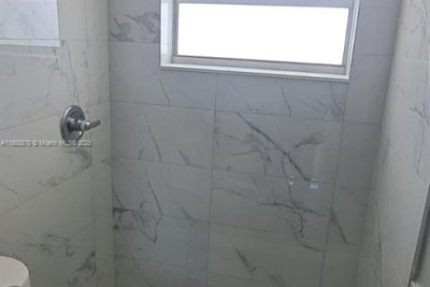 Condo in Miami, Florida, 3 bedrooms № 1897234 - photo 15