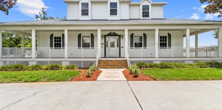 House in Lutz, Florida 3 bedrooms, 333.05 sq.m. № 1877387