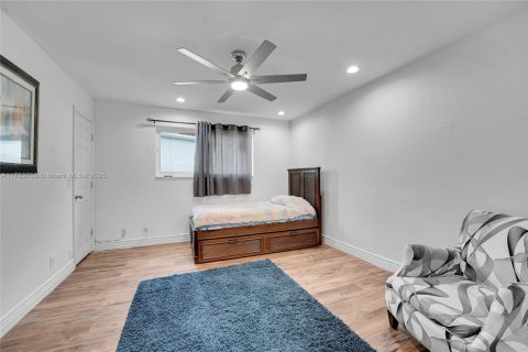 Casa en venta en Lake Worth, Florida, 3 dormitorios, 246.38 m2 № 1961533 - foto 20