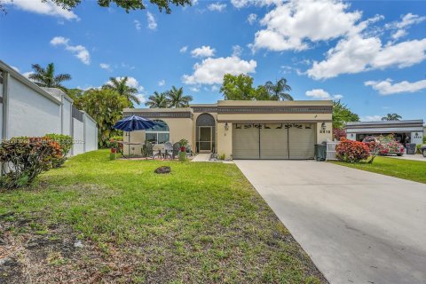 Casa en venta en Lake Worth, Florida, 3 dormitorios, 246.38 m2 № 1961533 - foto 2