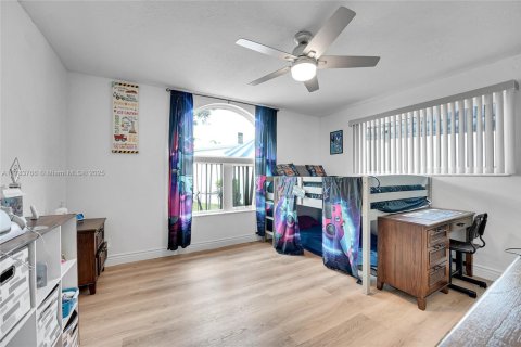 Casa en venta en Lake Worth, Florida, 3 dormitorios, 246.38 m2 № 1961533 - foto 22