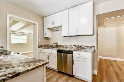 Villa ou maison à vendre à Seminole, Floride: 3 chambres, 148.27 m2 № 2330341 - photo 4