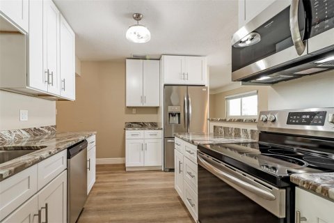 Villa ou maison à vendre à Seminole, Floride: 3 chambres, 148.27 m2 № 2330341 - photo 6
