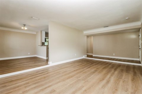 Villa ou maison à vendre à Seminole, Floride: 3 chambres, 148.27 m2 № 2330341 - photo 2