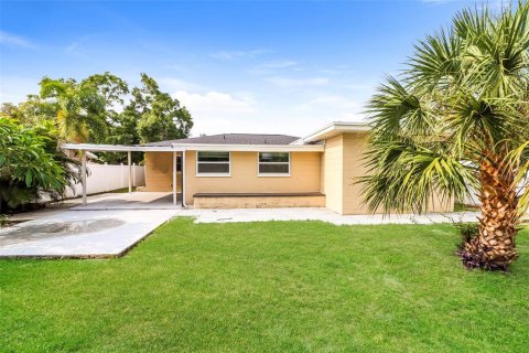 Villa ou maison à vendre à Seminole, Floride: 3 chambres, 148.27 m2 № 2330341 - photo 19