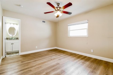 Villa ou maison à vendre à Seminole, Floride: 3 chambres, 148.27 m2 № 2330341 - photo 11