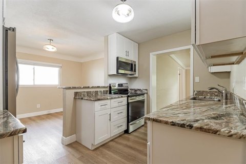 Villa ou maison à vendre à Seminole, Floride: 3 chambres, 148.27 m2 № 2330341 - photo 5