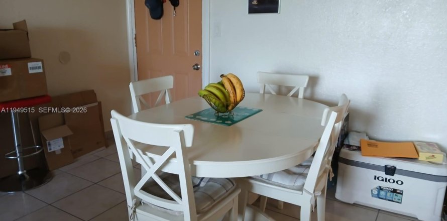 Квартира в Хайалиа, Флорида 2 спальни, 71.53м2 № 2005509