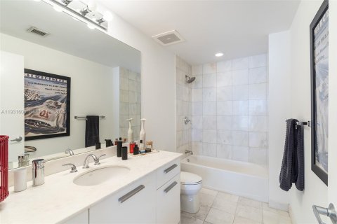 Снять в аренду кондоминиум в Майами, Флорида 1 спальня, 92.9м2, № 1991631 - фото 11