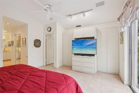 House in Pembroke Pines, Florida 3 bedrooms, 164.07 sq.m. № 2050852 - photo 29