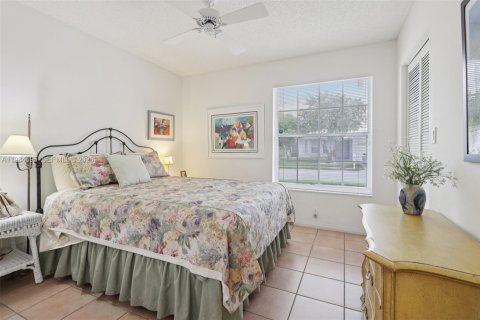 House in Pembroke Pines, Florida 3 bedrooms, 164.07 sq.m. № 2050852 - photo 22