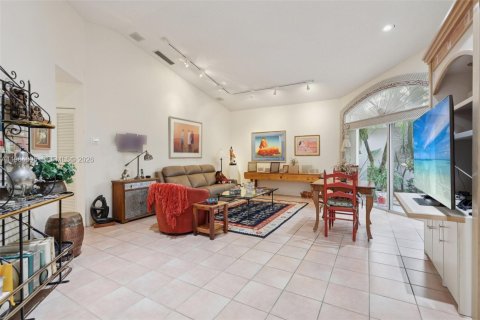 House in Pembroke Pines, Florida 3 bedrooms, 164.07 sq.m. № 2050852 - photo 7