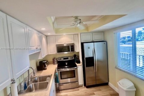 Condominio en venta en St. Lucie, Florida, 2 dormitorios, 110 m2 № 2034707 - foto 9