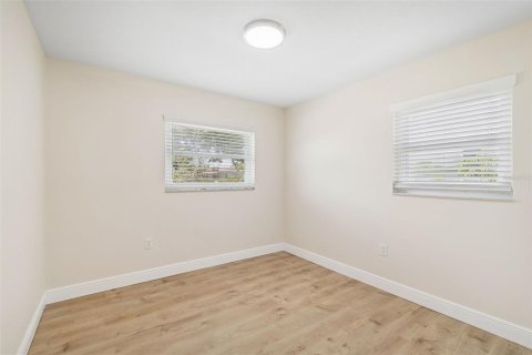House in Tampa, Florida 4 bedrooms, 140.47 sq.m. № 2097009 - photo 27