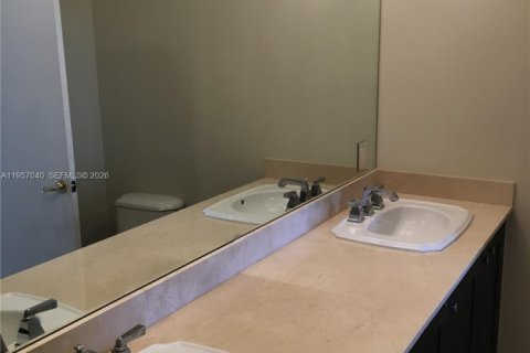 Condominio en venta en Coral Gables, Florida, 2 dormitorios, 90.12 m2 № 2011834 - foto 6