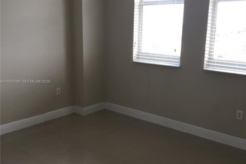 Condominio en venta en Coral Gables, Florida, 2 dormitorios, 90.12 m2 № 2011834 - foto 5