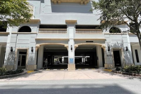 Condominio en venta en Coral Gables, Florida, 2 dormitorios, 90.12 m2 № 2011834 - foto 2