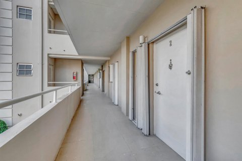 Copropriété à vendre à Boca Raton, Floride: 2 chambres, 140.56 m2 № 1155711 - photo 1