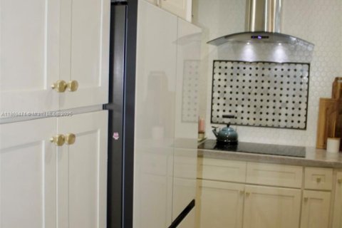 Купить виллу или дом в Хомстед, Флорида 3 спальни, 140м2, № 1923974 - фото 11