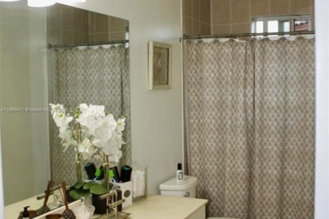 Купить виллу или дом в Хомстед, Флорида 3 спальни, 140м2, № 1923974 - фото 20