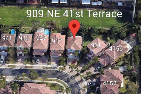 Купить виллу или дом в Хомстед, Флорида 3 спальни, 140м2, № 1923974 - фото 27