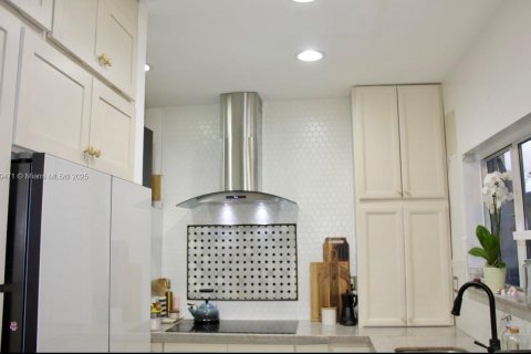 Купить виллу или дом в Хомстед, Флорида 3 спальни, 140м2, № 1923974 - фото 9