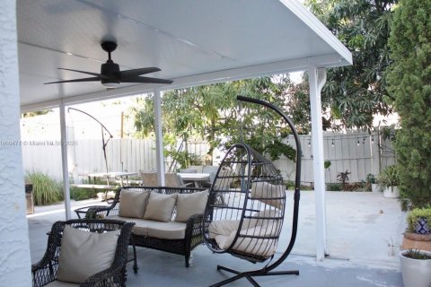 Купить виллу или дом в Хомстед, Флорида 3 спальни, 140м2, № 1923974 - фото 22