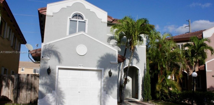 Дом в Хомстед, Флорида 3 спальни, 140м2 № 1923974