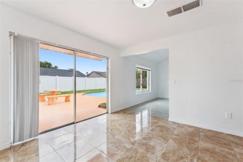 House in Orlando, Florida 4 bedrooms, 141.12 sq.m. № 2391559 - photo 25