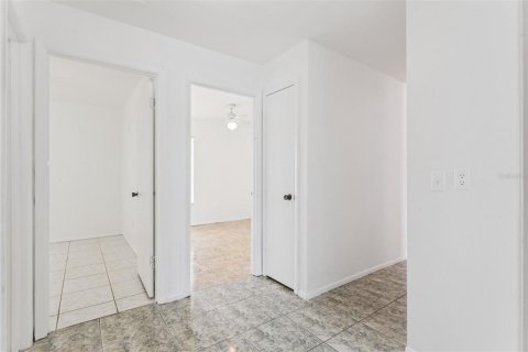 House in Orlando, Florida 4 bedrooms, 141.12 sq.m. № 2391559 - photo 16