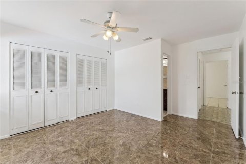 House in Orlando, Florida 4 bedrooms, 141.12 sq.m. № 2391559 - photo 19