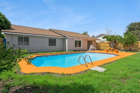 House in Orlando, Florida 4 bedrooms, 141.12 sq.m. № 2391559 - photo 29